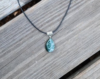 Moss Agate Pendant For Woman Boho Necklace For Man Crystal Healing Gift For Friend Root Chakra Stone Necklace For Yoga and Meditation