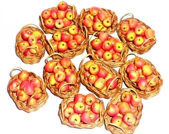 Dollhouse miniature 1:12 apples, apples in a wicker basket! 1 set