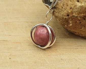 Rare Thulite circle pendant necklace. Reiki jewelry. Minimalist sterling silver Rozalite pendant uk. 10mm stone. Gift for her