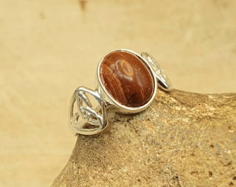 Red Brown Jasper Celtic knot triquetra ring. UK size M. 925 sterling silver rings for women. Reiki jewelry. 10x8mm stone