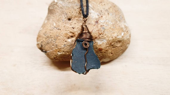 Mens Raw Bloodstone pendant. March birthstone. Crystal Reiki jewelry uk. Unisex Wire wrap pendant
