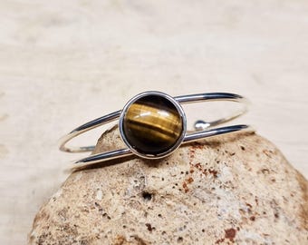 Tiger's eye Cuff bracelet. Crystal Reiki jewelry uk. Capricorn jewelry. Silver plated Adjustable bracelet. 15mm stone