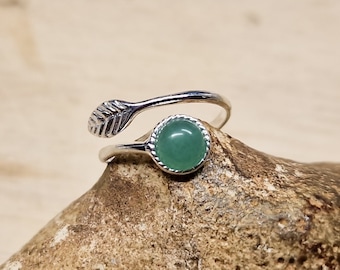 Green Aventurine leaf ring. Size N Crystal reiki jewelry uk. Gemstone 925 sterling silver rings for women. 6mm stone.