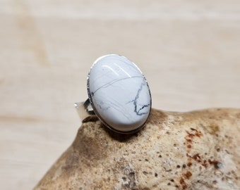White Howlite ring. Reiki jewelry uk. Gemini jewelry. Adjustable ring. 18x13mm. 925 sterling silver rings for women