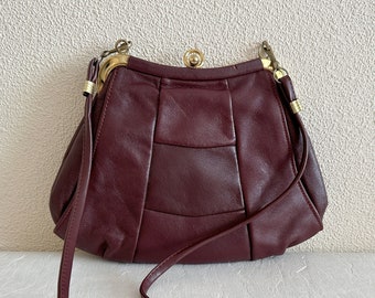 Vintage Small Shoulder Bag Golden Clip Closure Purse Vine Red Shoulder Bag