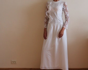 Bridal Dress Vintage Dress White Dress Bridal Dress Lace Dress Long Sleeve Romantic Maxi Length Lace Wedding Dress Small to Medium Size