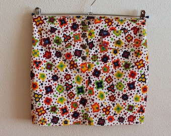 Minifalda con estampado floral, falda vintage, falda de verano con estampado floral y flores coloridas, romántica.