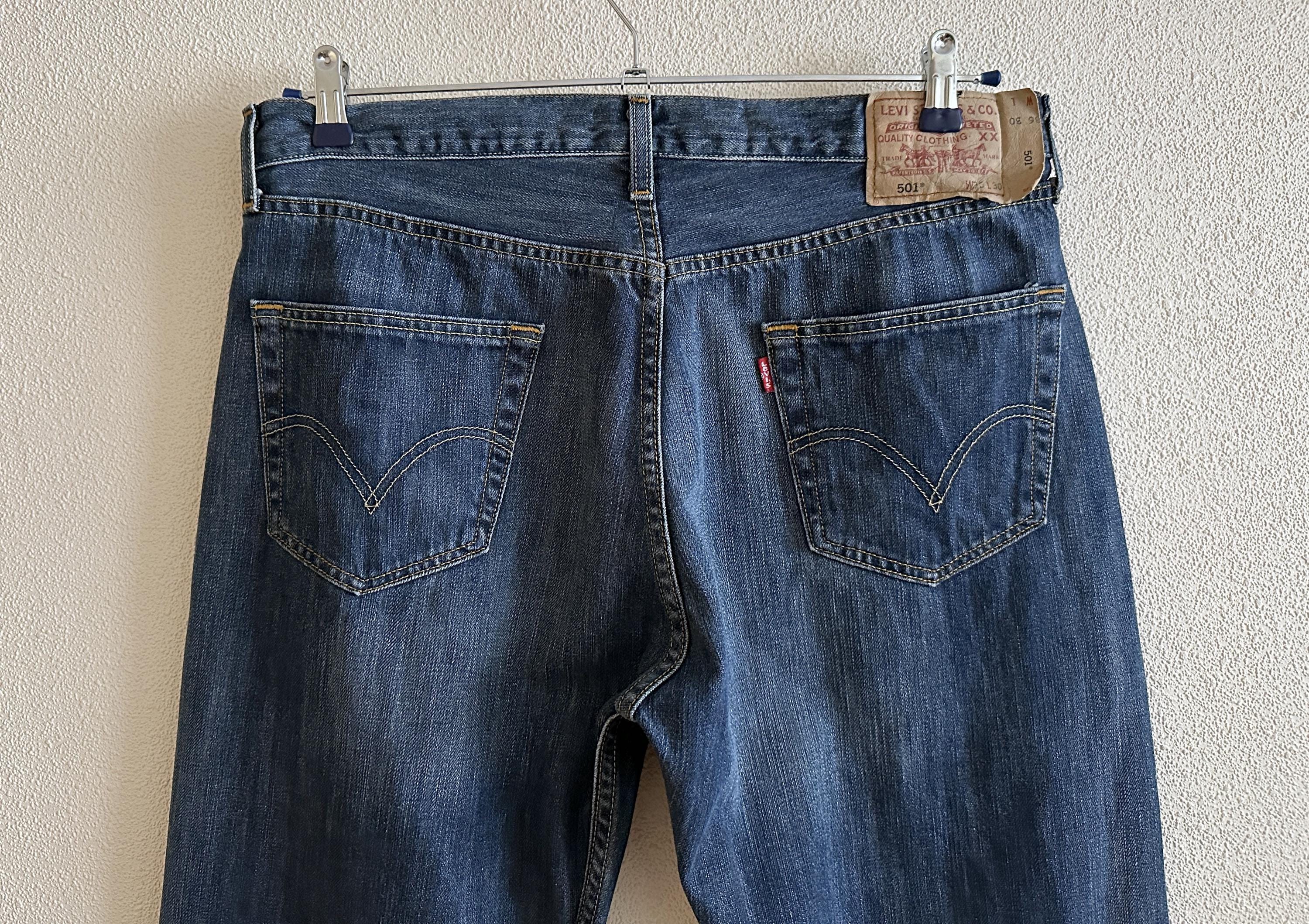Vintage Levi's 501 Jeans W36 L30 – Faded Blue Distressed Denim