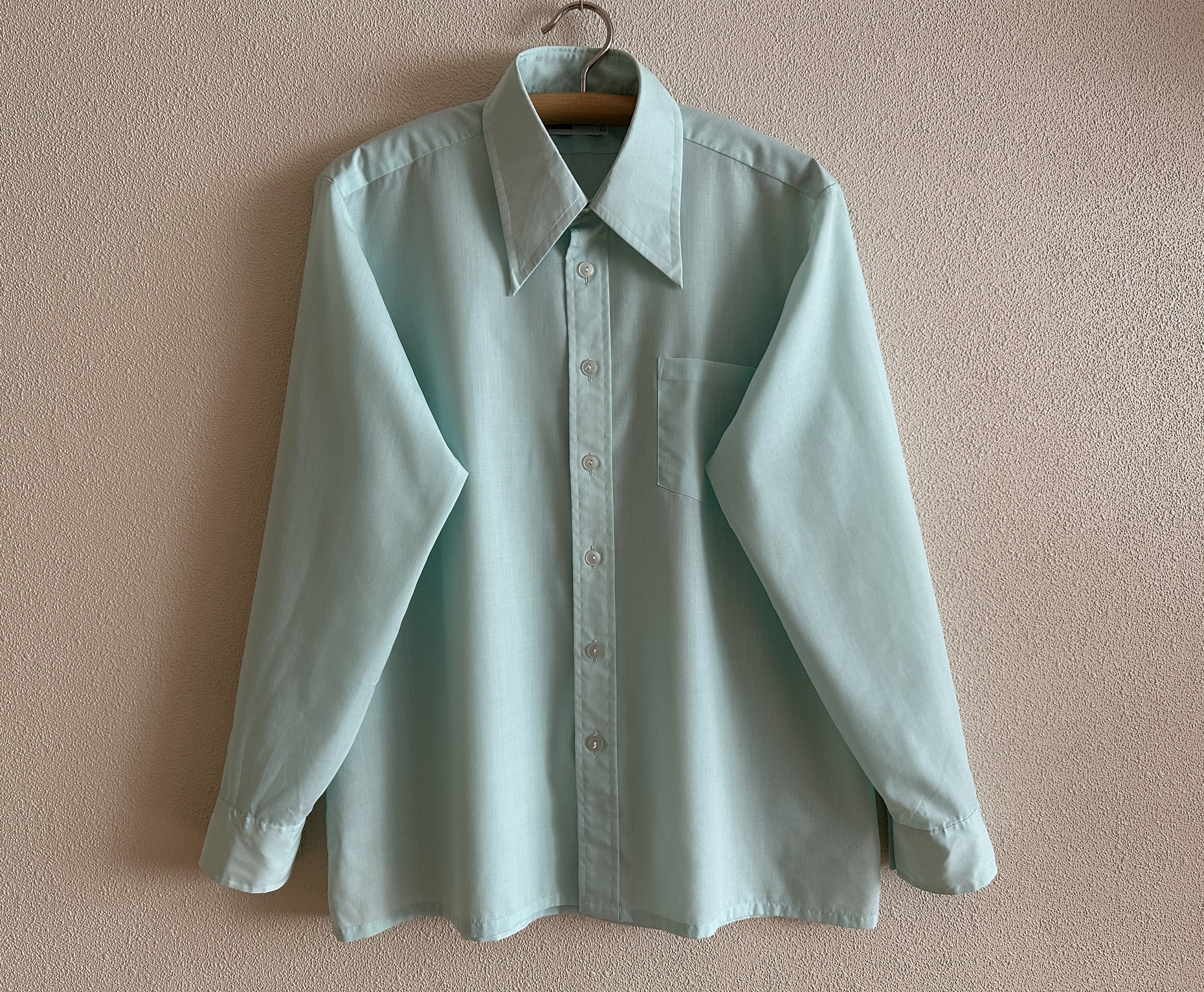 CHANEL ミントグリーン 長袖シャツ　ロゴボタン　キラキラ　36 CHANEL ミントグリーン 長袖シャツ ロゴボタン キラキラ 36 楽天市場