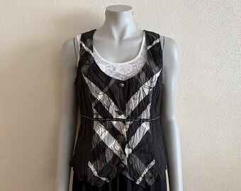 Black & White Crinkle Vest Women’s Sleeveless Waistcoat Polyester Vest with Acetate Lining Button Front Vest Size EU 42
