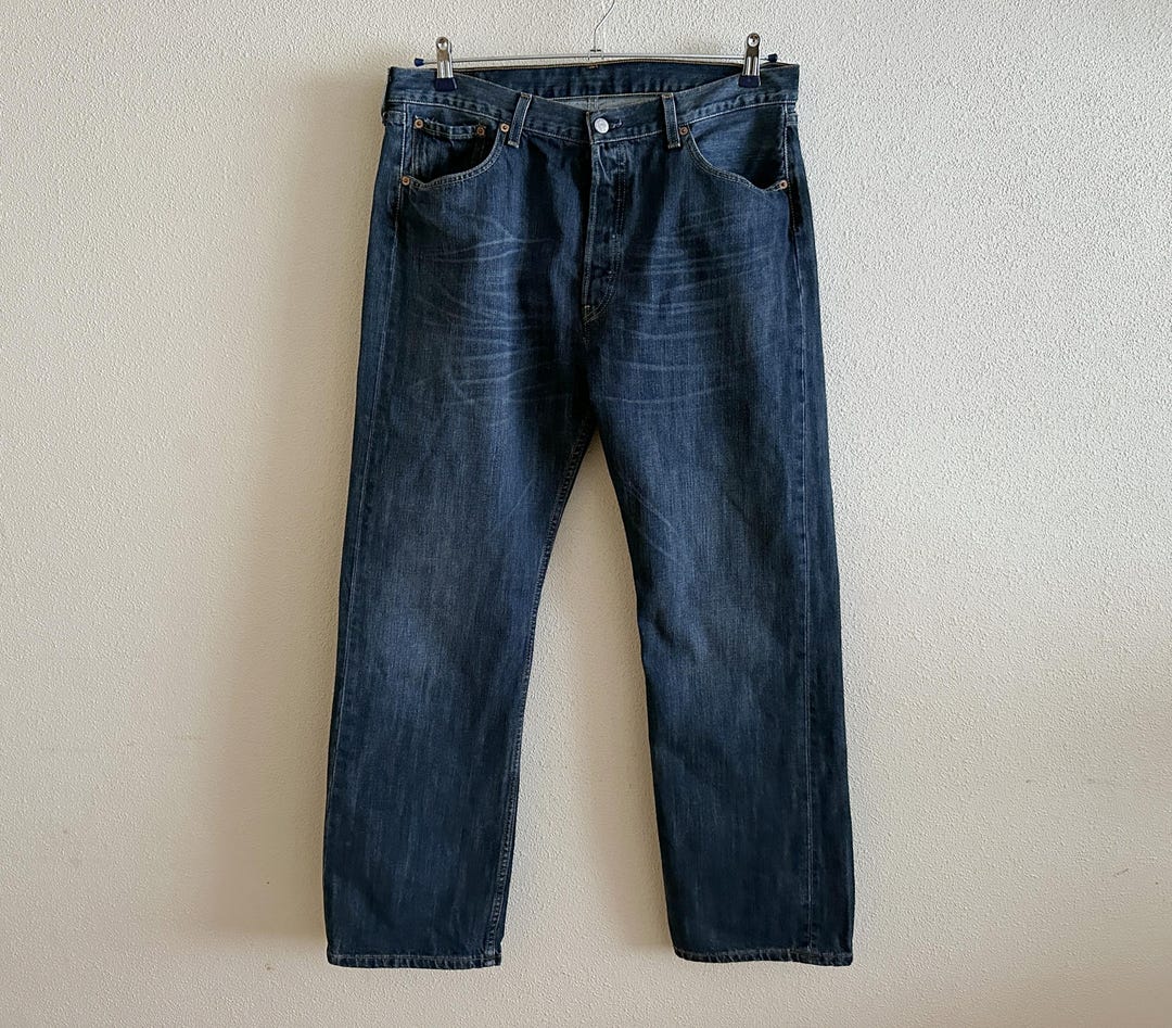 Vintage Levi's 501 Jeans W36 L30 – Faded Blue Distressed Denim