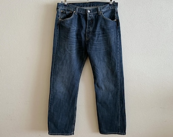 Vintage Levi’s 501 Jeans W36 L30 – Faded Blue Distressed Denim Button Fly Classic Straight Fit