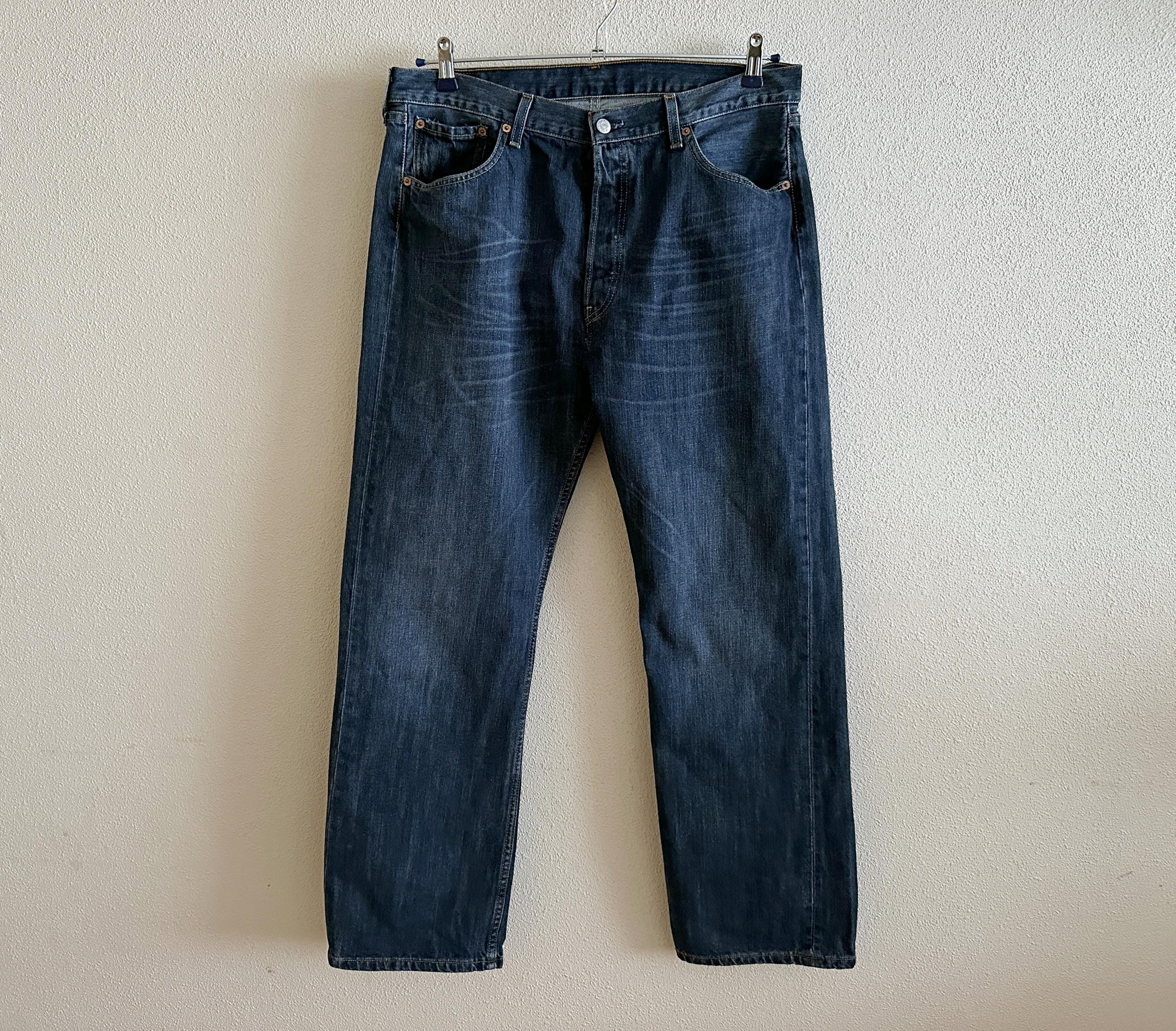 Vintage Levi's 501 Jeans W36 L30 – Faded Blue Distressed Denim