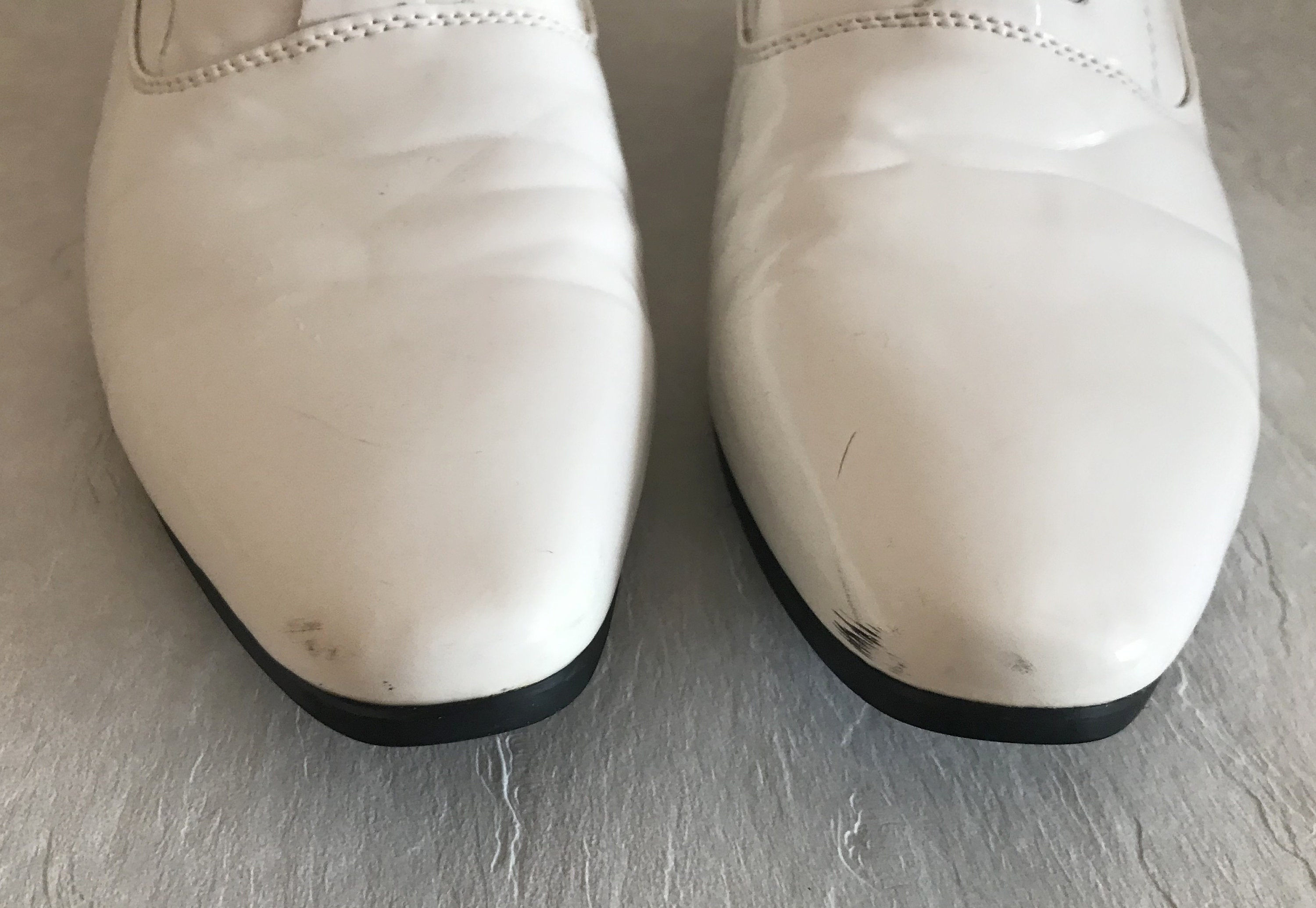 White patent leather shoes 7385 main image 1