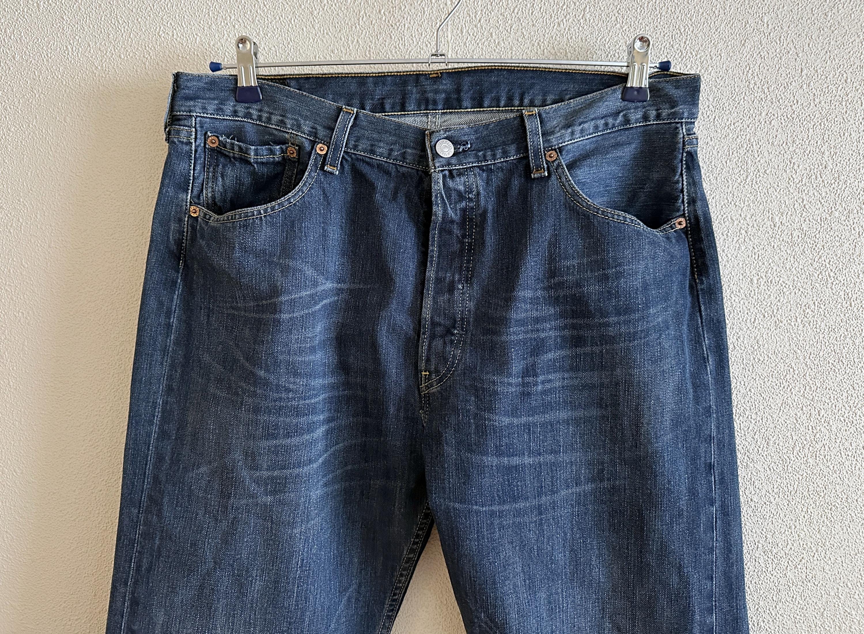 Vintage Levi's 501 Jeans W36 L30 – Faded Blue Distressed Denim