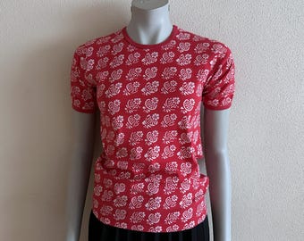 Marimekko Red Floral Print T-Shirt Scandinavian Design Cotton Top Short Sleeve Graphic Tee Size 150
