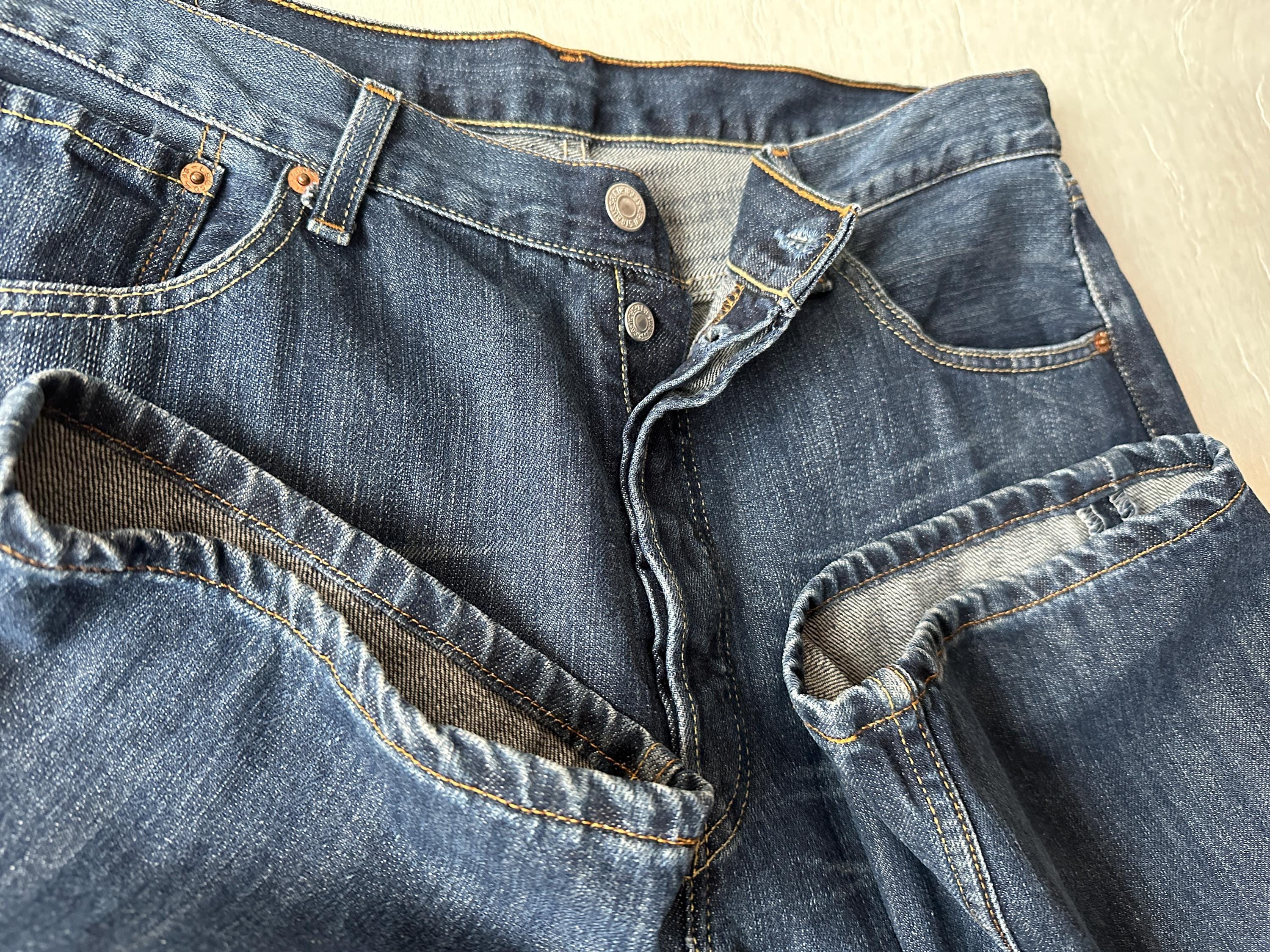 Vintage Levi's 501 Jeans W36 L30 – Faded Blue Distressed Denim