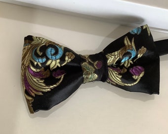 Purple and blue Bow Tie,Brocade Bow Tie,Floral Bow Tie,Unisex Bow ties,Satin Bow Ties, Bow Ties,Elegant  Bow Tie,Wedding Bow Tie