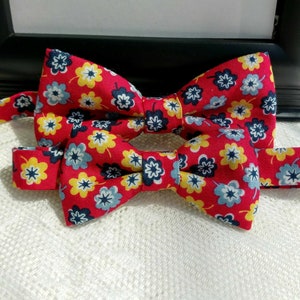 Red Floral print bowtie, Men&#39;s Cotton Bowtie, Floral print bowtie, Father and son bowtie