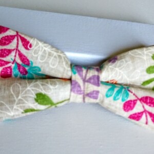 Cream Pink Bowties, Bowties for Men,Freestyle Bowties, Floral Prints Bowties, Cotton Prints Bowties, Bow tie,Cotton Bow tie,Wedding bow tie