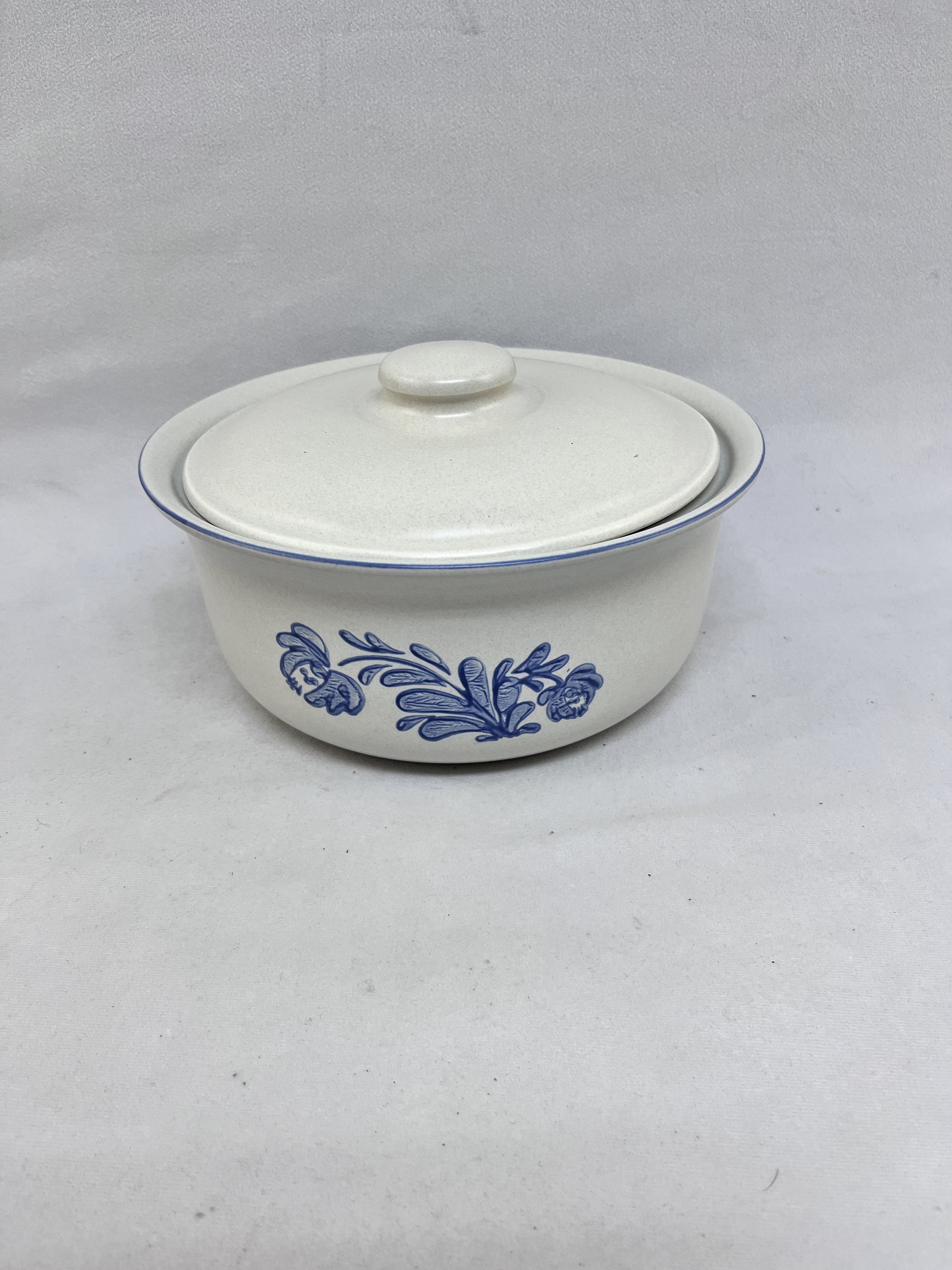 Vintage Pfaltzgraff Yorktowne Quart Casserole Dish With Lid