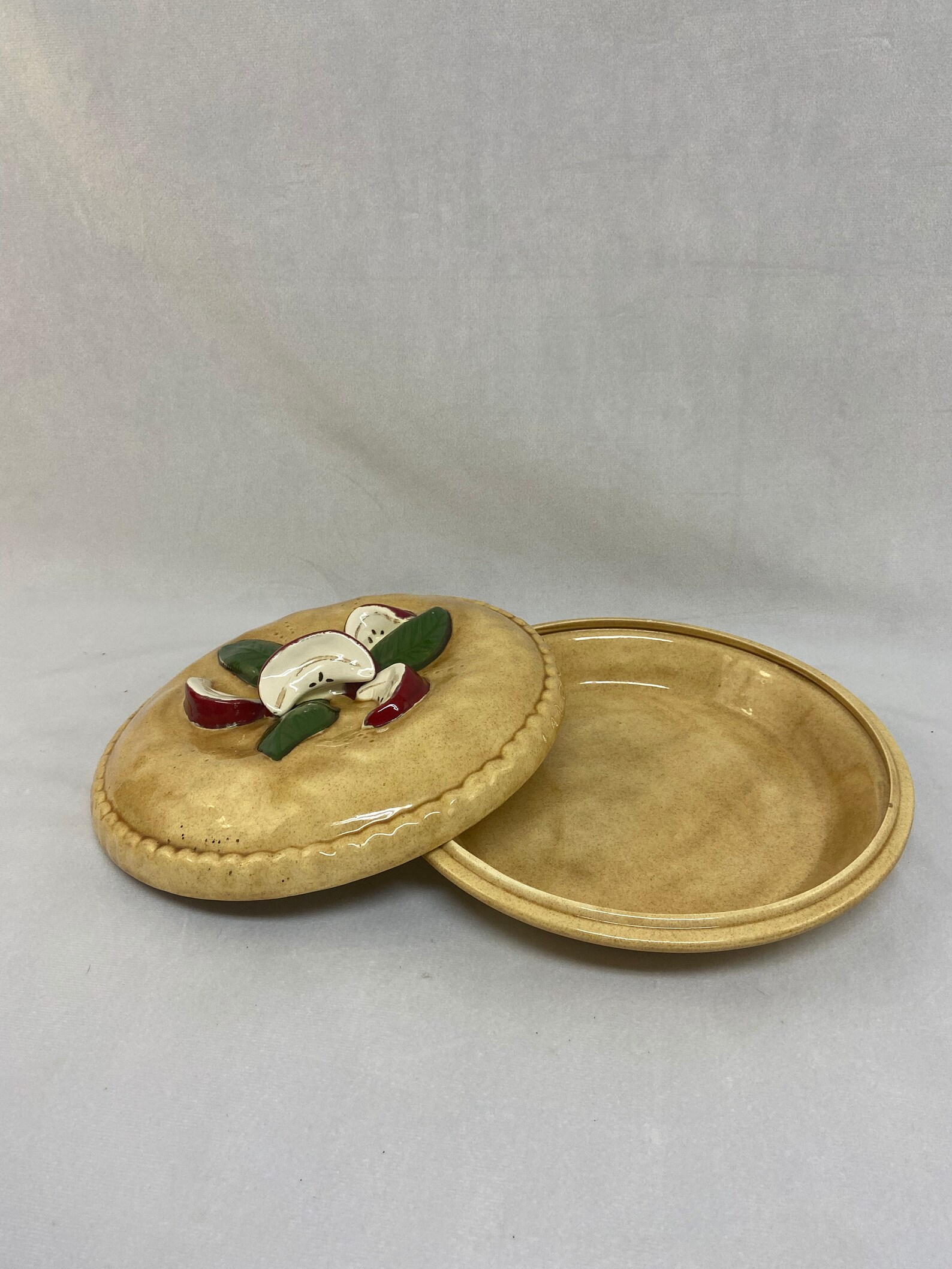 Vintage Ceramic Pie Plate With Decorative Apple Cover Etsy