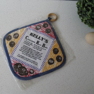 10” NOS Vintage Kelly&#39;s Chocolate Rum Balls Recipe Pot Holder Wooden Hanging Ring Colourful wall hanging group Retro kitchen chef baker gift