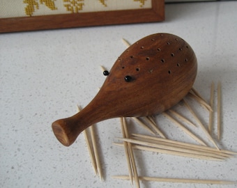 Vintage Solid Teak Porcupine Hedgehog Toothpick Holder Drink Umbrella Display animal entertaining Danish Scandi boho naturalist gift mohawk