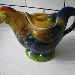 2 Stück 9 "Vintage 3D Huhn Krug mit Deckel Hahn Porzellan Milchkännchen Ahornsirup Grenadine Schöne Detailfarbe Geprägte Form Bauernhaus