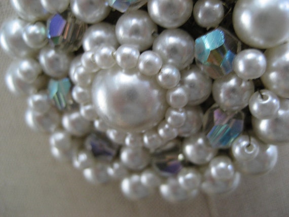 XL Vintage Brooch White Wedding Faux pearls Iride… - image 2