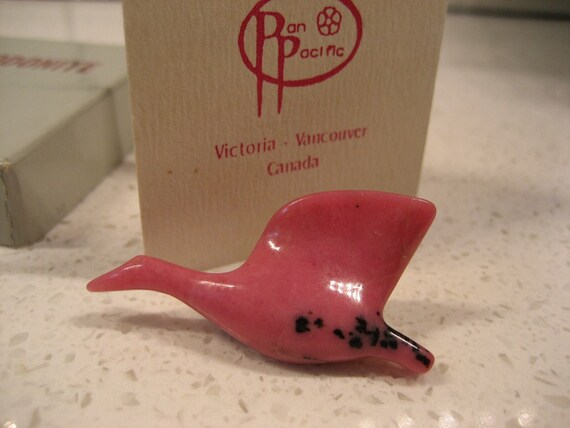 1.6" Vintage Rhodonite Flying Bird Pin Brooch Vancouver Island British Columbia Stone of love Soft glowing gemstone Manganese oxide gift