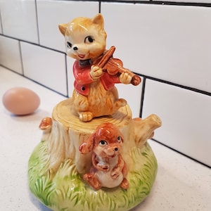 Vintage Music Box Hey Diddle Diddle Works well Mother Goose Nursery Rhyme Sankyo Japan 1983 retro shower gift kawaii woodland violin
