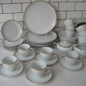 42pc Set of Vintage Golden Princess Fine China Crisp white wedding gold gilding Understated minimalist retro cottage chic classic Japan gift