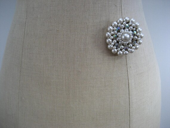 XL Vintage Brooch White Wedding Faux pearls Iride… - image 1