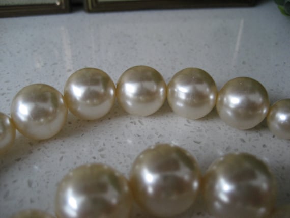 Lovely Vintage Double Strand Graduated Faux Pearl Necklace 
