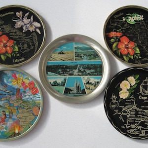 WAHL 11 "Vintage Souvenir Metalltabletts Medizin Hut Alberta Hawaii Florida Cape Cod Retro Grafik Pool Party Cocktails Zustand Karte MCM tiki
