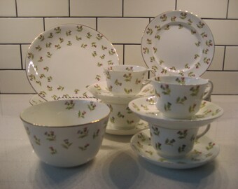 Juego de 20 piezas vintage Adderleys Thistle para reuniones familiares, con platos para pan, mantequilla, cuencos, tazas y platillos, de estilo rural urbano escocés, en tonos rosa y morado.