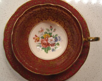 Vintage Aynsley bredöppnad tekopp med fat, dubbla, mörk bärfärgad kant, tulpaner, rosor, guldfiligran, chintz-design, retro engelsk c1939 retro duschpresent
