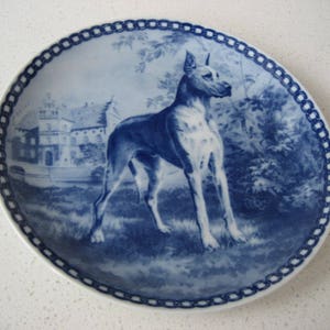 7.75&quot; Vintage Tove Svendsen Kunsthåndværk plate Grand Danois Deutsche Dogge Blue & white porcelain Denmark retro Scandinavian Great Dane