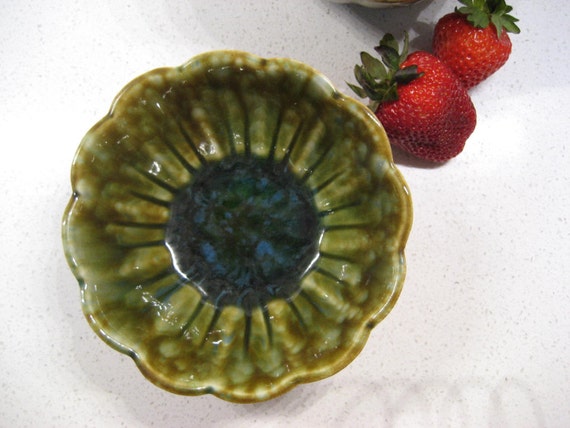 4pc Set Vintage Pottery Bowls USA 3D flower Retro cereal soup Glazed pottery Breakfast is ready throwback kitchen wedding gift homespun gift