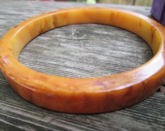 Vintage Rich Colored Butterscotch Swirl Marbled Bakelite Bangle Bracelet, Mid Century 3/8 inch  butterscotch Bakelite  Bangle