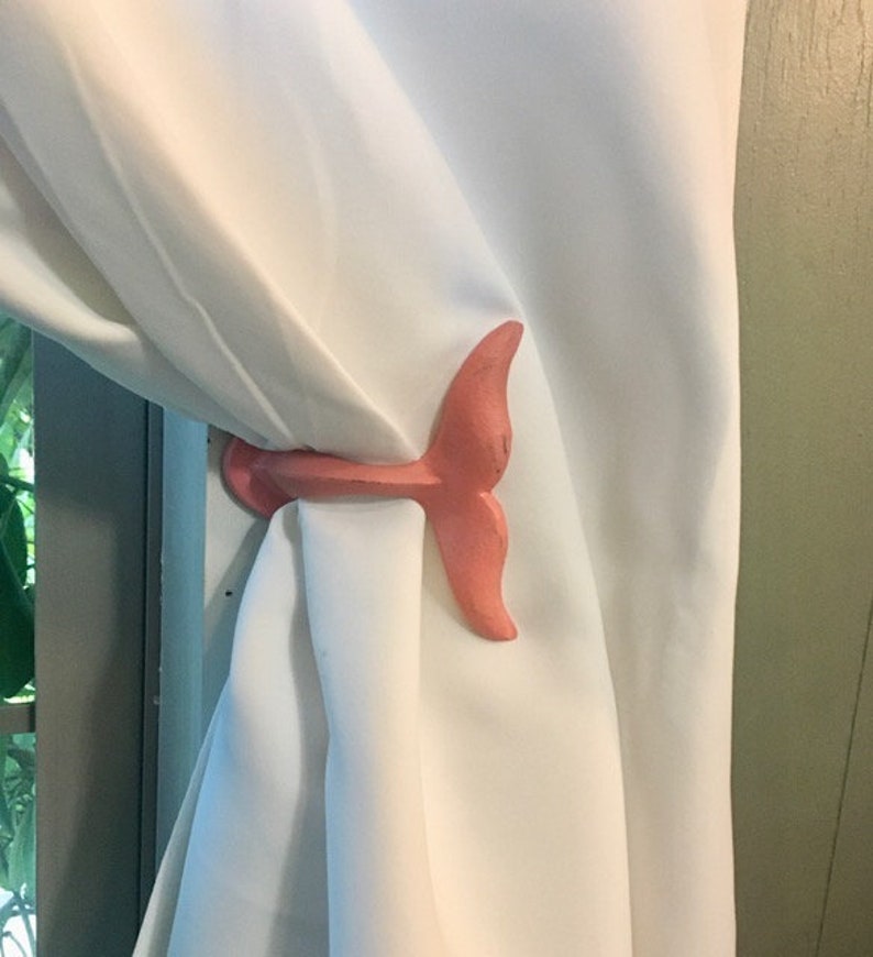 Gjutjärnskrok och gardinfäste (19 färger) Coral