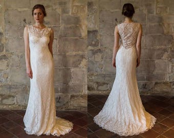 SAMPLE SALE // Lace wedding dress with train/ transparent low back/mermaid/ lace wedding dress/ trouwjurk