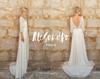 SAMPLE SALE // Robe de mariée simple en dentelle et crêpe à manches 3/4 et v dos/ v col/ boho/ dos ouvert/ Robe de mariée bohème