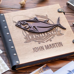 Houten fotoalbum voor visser met 3D-vis Gepersonaliseerd boek voor plakboeken en foto's van vissen of jagen Geweldig cadeau voor man