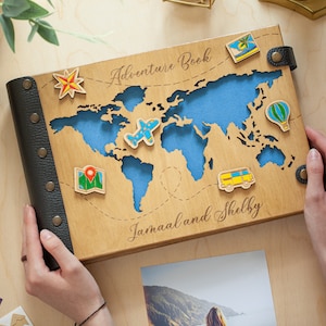 Kundenspezifisches hölzernes Fotoalbum mit Weltkarte-Design, einzigartiges Flitterwochen-Album, Bewahren Sie Ihre Flitterwochen-Erinnerungen mit einem personalisierten Reisetagebuch