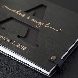 Hochzeits-Gästebuch für die Wunsch-Aufzeichnungen mit personalisierten Namen für Feier Geburtstag Jahrestag in Leder gebunden