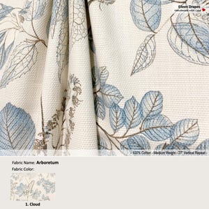 Arboretum; Color Cloud; Jacobean Floral Foliage Beige Light Blue; Tenda in cotone, mantovana; Pannello plissettato e foderato offerto come upgrade
