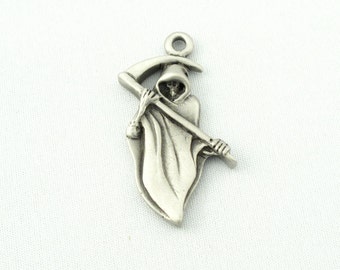 1X  Death Holding a Scythe Pendants/Charms