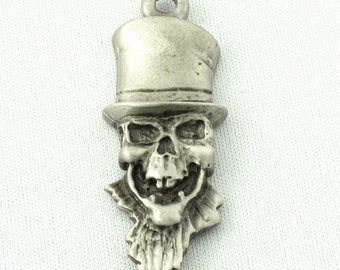 1X Smoking and Wearing a Top Hat Skull Pendant